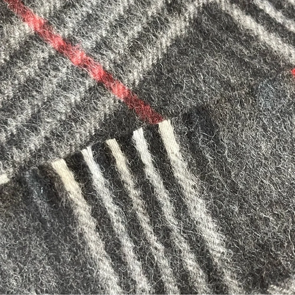 Hickey Freeman Mens 100% Cashmere Scarf Black Gray Red Plaid Check NWT $125